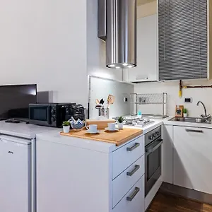 Hostly Suite Dell'Occhio